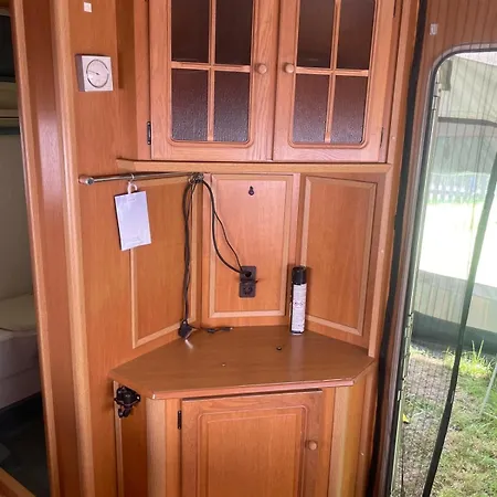 Tente de luxe Karavan Ralsko Noviny pod Ralskem